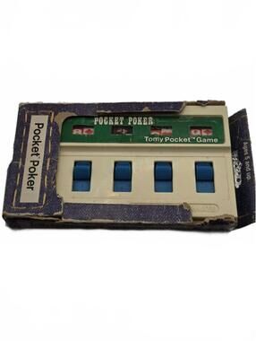 Vintage Tomy Pocket Game Pocket Poker 1976 works, a bit loose